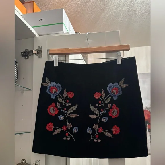 Faux Suede Floral Embroidery Black Mini Skirt - Picture 1 of 4